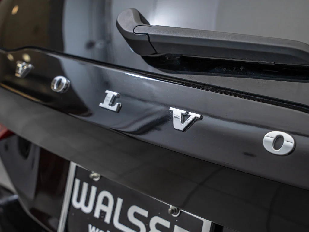 Used 2023 Onyx Black Metallic Volvo B5 Plus image 18