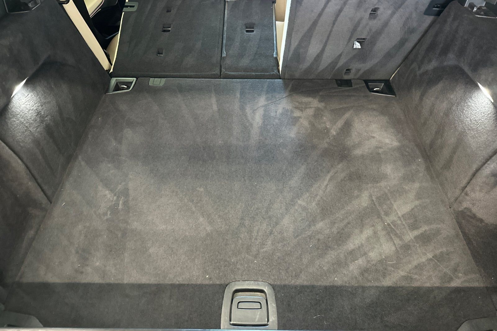Used 2022 Gray BMW xDrive40i image 17