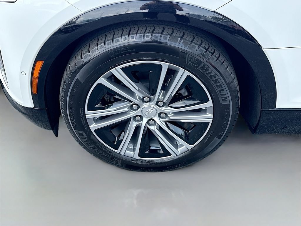 Used 2024 Crystal White Tricoat Cadillac Luxury image 9