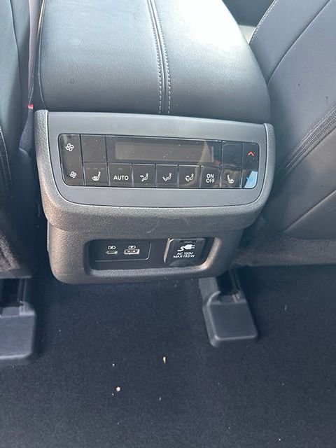 Used 2025 Gray Nissan Platinum image 23