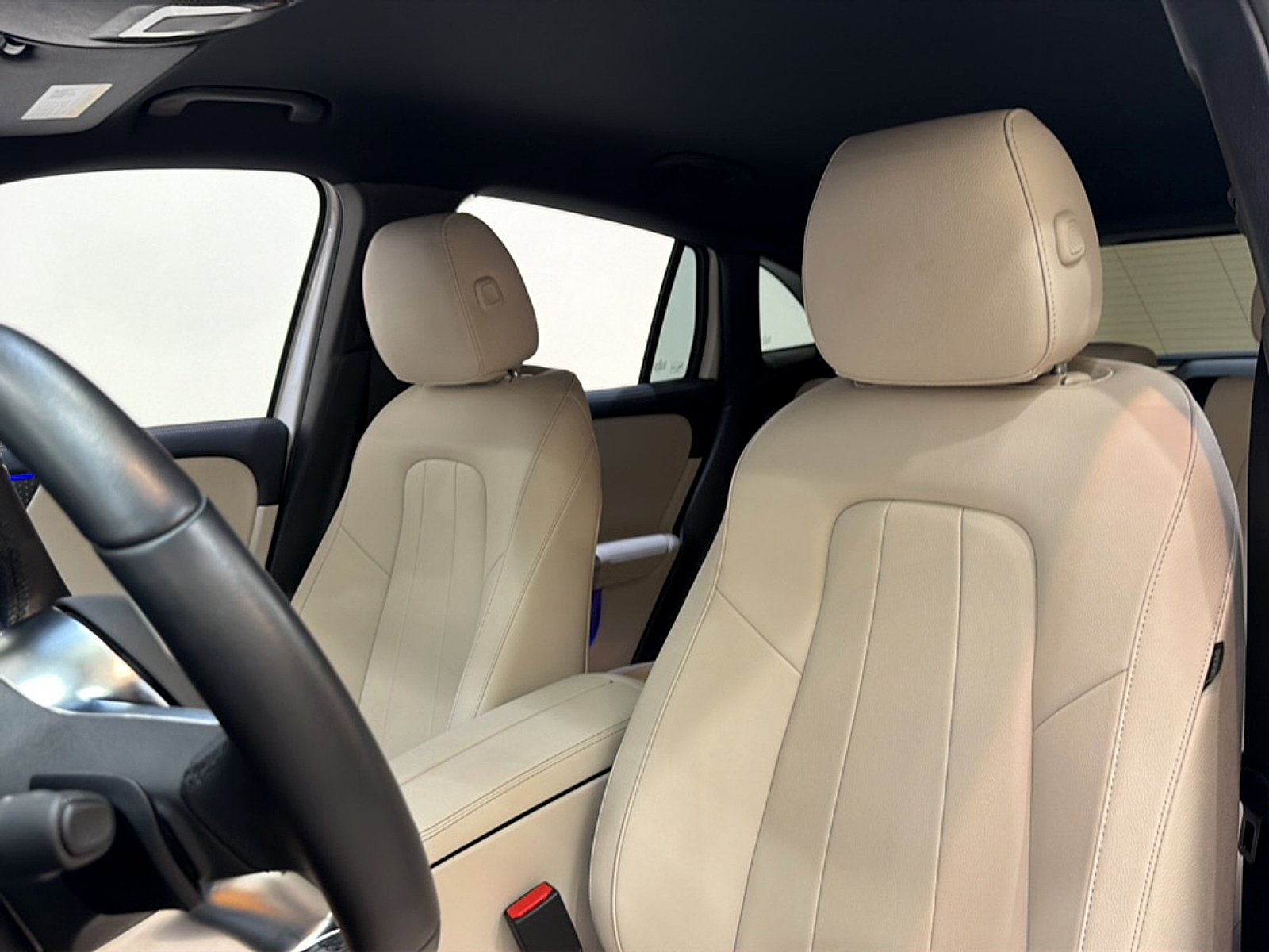Certified Used 2025 Polar White Mercedes-Benz 4MATIC® image 10