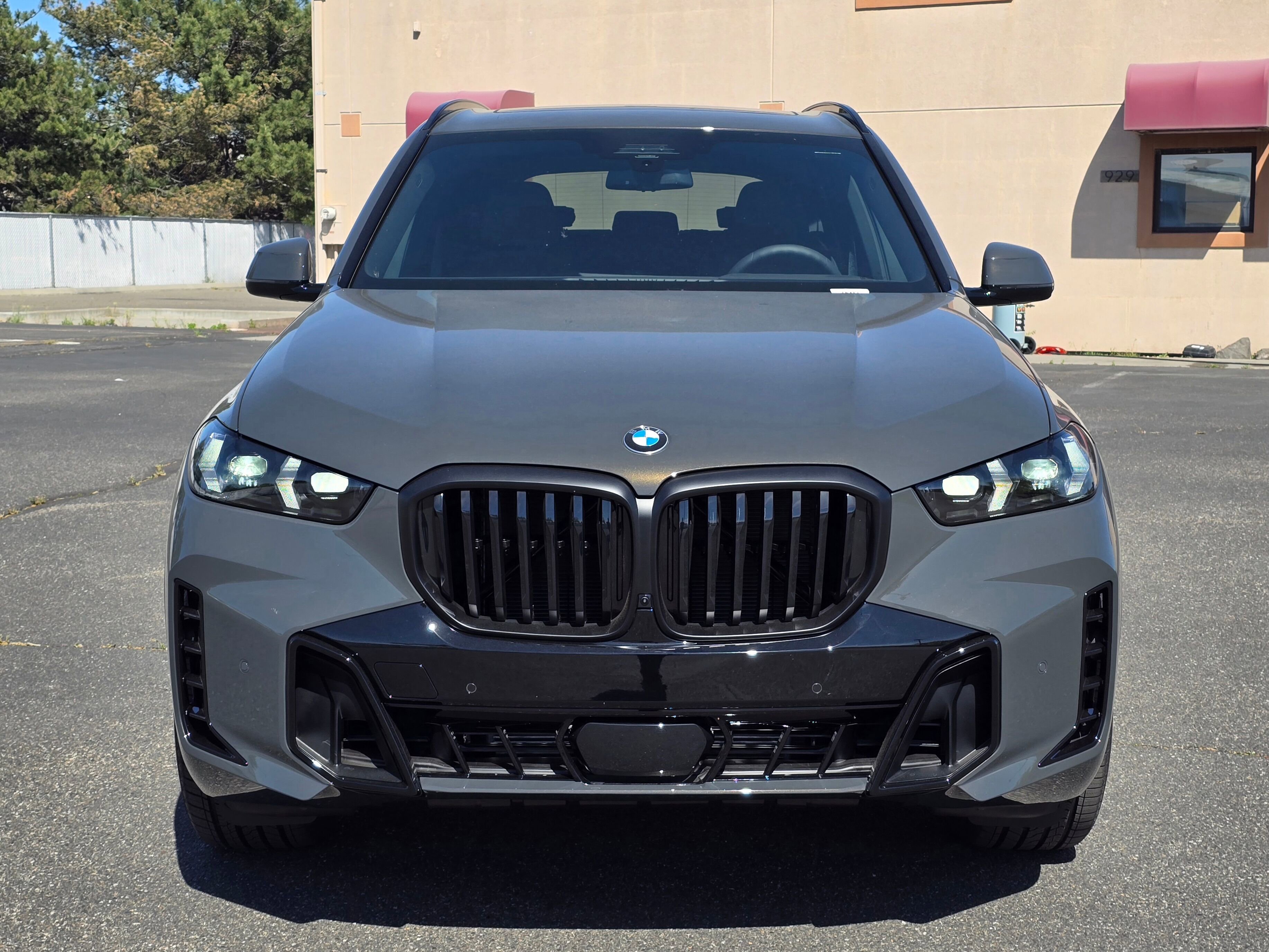 New 2026 Dravit Grey Metallic BMW xDrive40i image 38