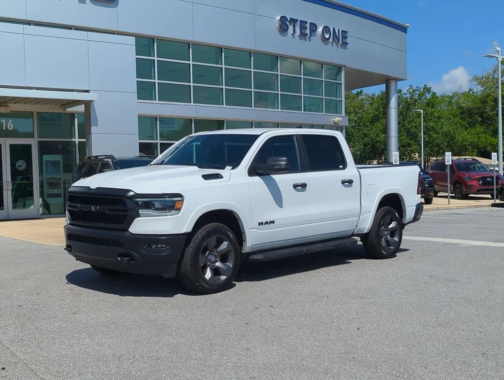 2023 RAM 1500 Big Horn/Lone Star 4x4 Crew Cab 5'7's photo