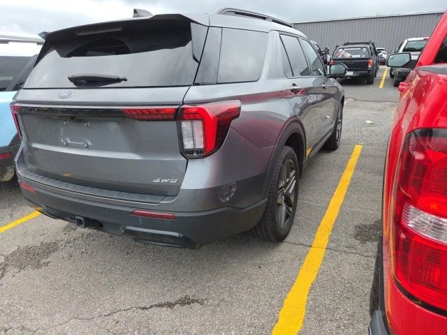 Used 2025 Gray Metallic Ford ST-Line image 3