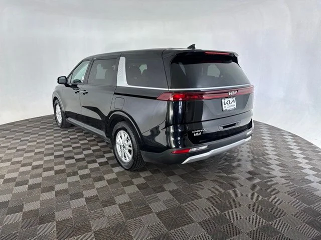 Used 2023 Black Kia LX Seat Package image 9