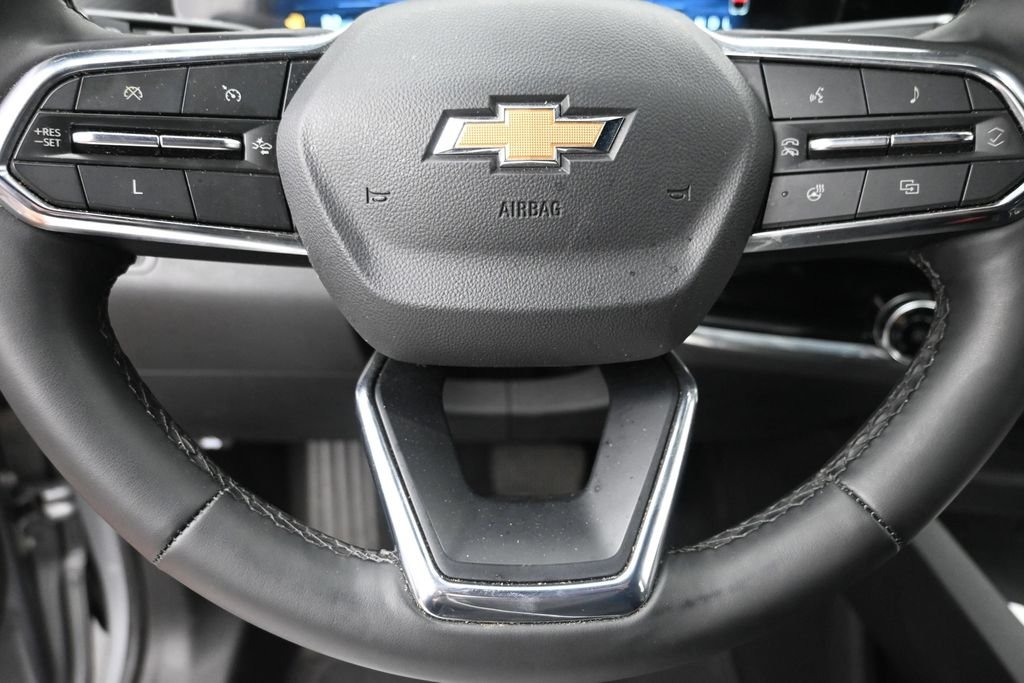 Used 2025 Gray Chevrolet LT image 17