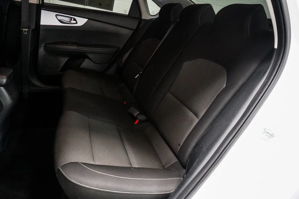 Used 2024 White Kia LXS image 7