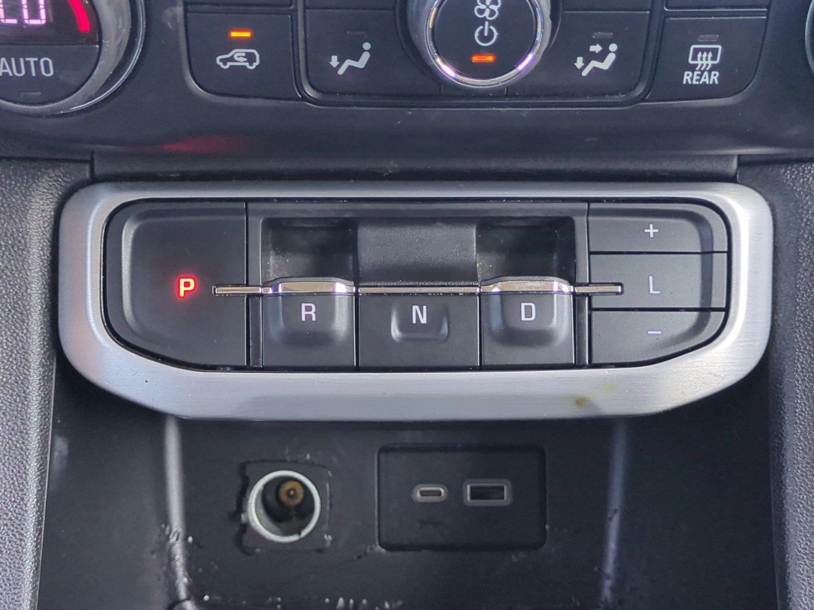 Used 2023 Ultra Blue Metallic GMC SLE image 27