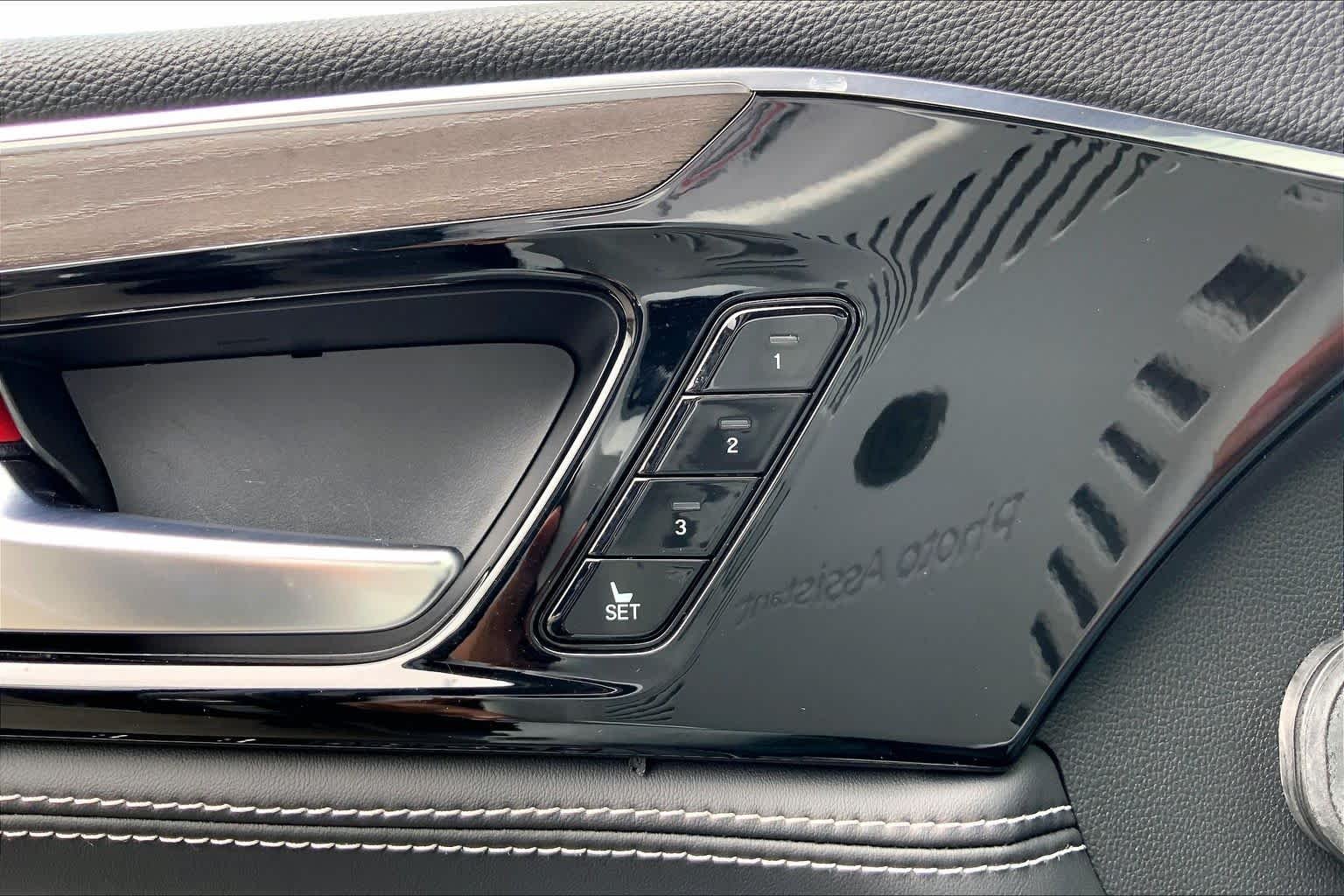 Used 2023 Liquid Carbon Metallic Acura w/Advance Package image 32