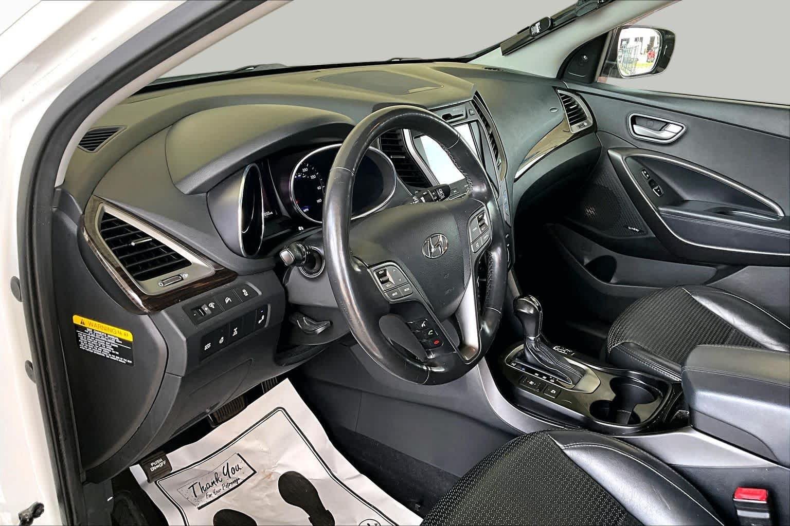Used 2014 Frost White Pearl Hyundai  image 17