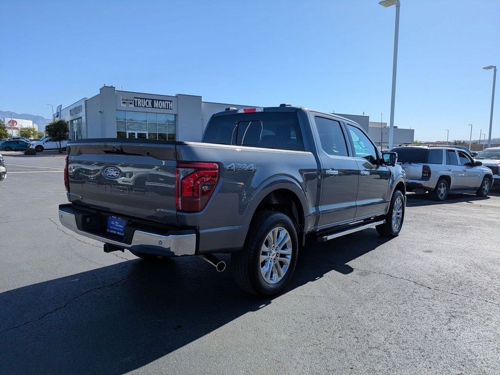 Used 2025 Gray Metallic Ford LARIAT image 3