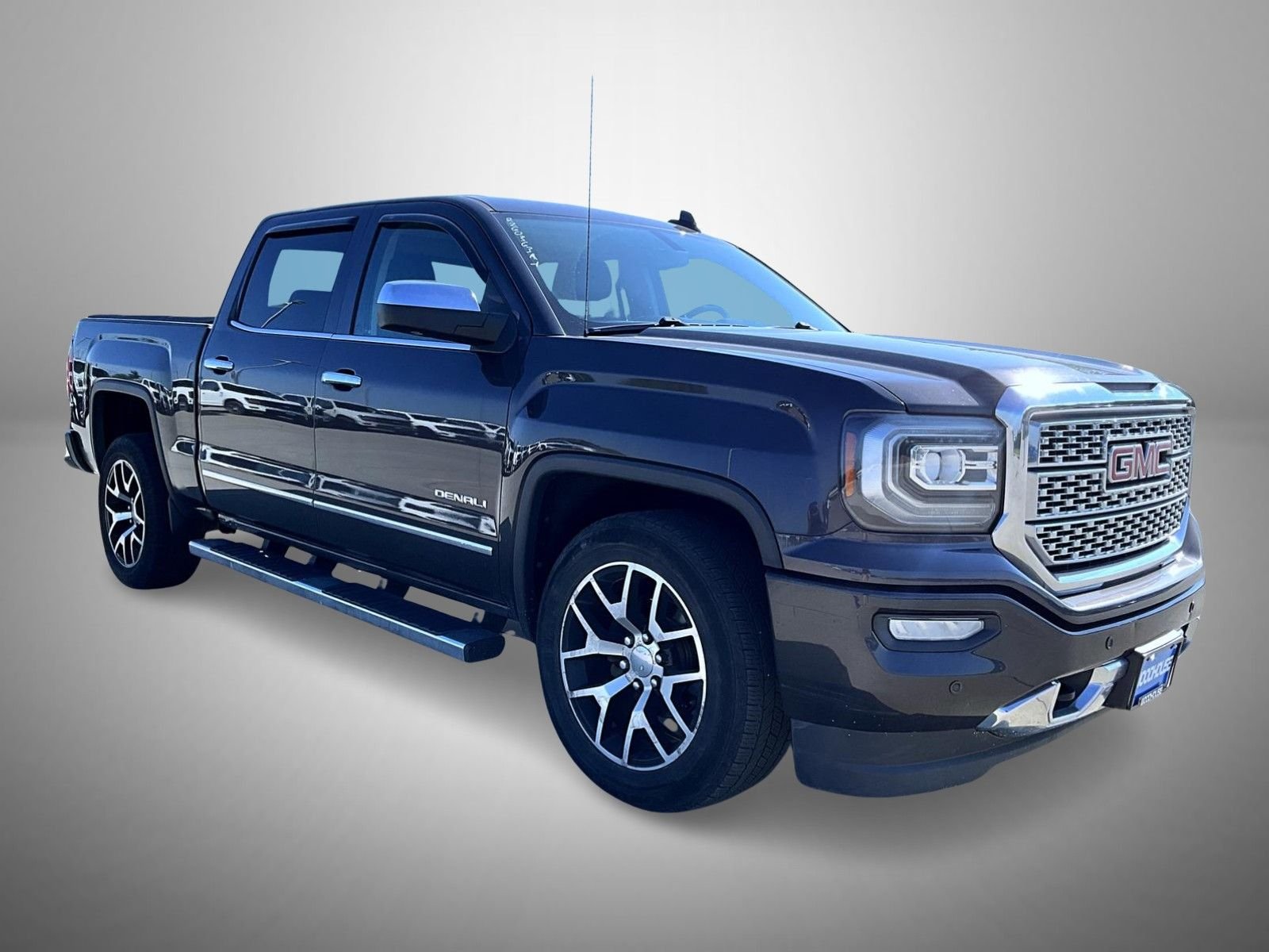 Used 2016 Gray GMC Denali image 3