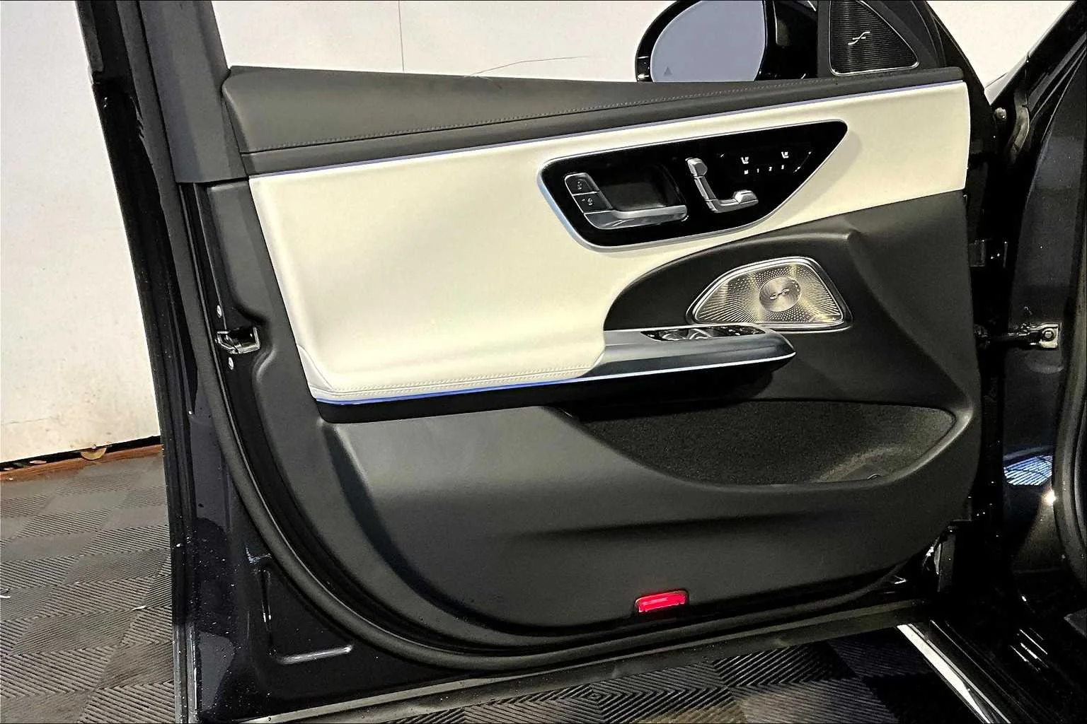 2026 Mercedes-Benz E-Class E350 - Photo 11