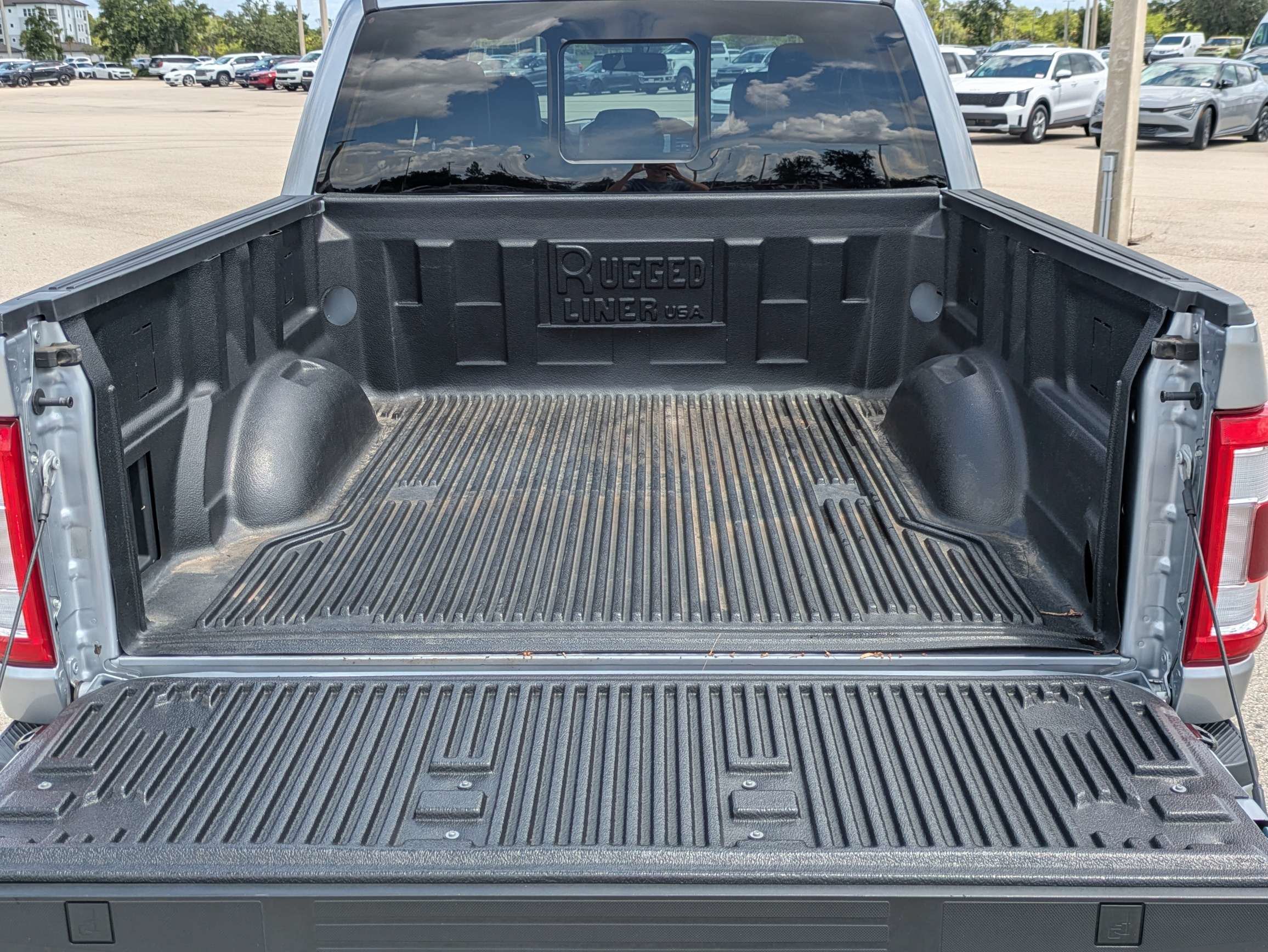 Used 2023 Silver Metallic Ford LARIAT image 14