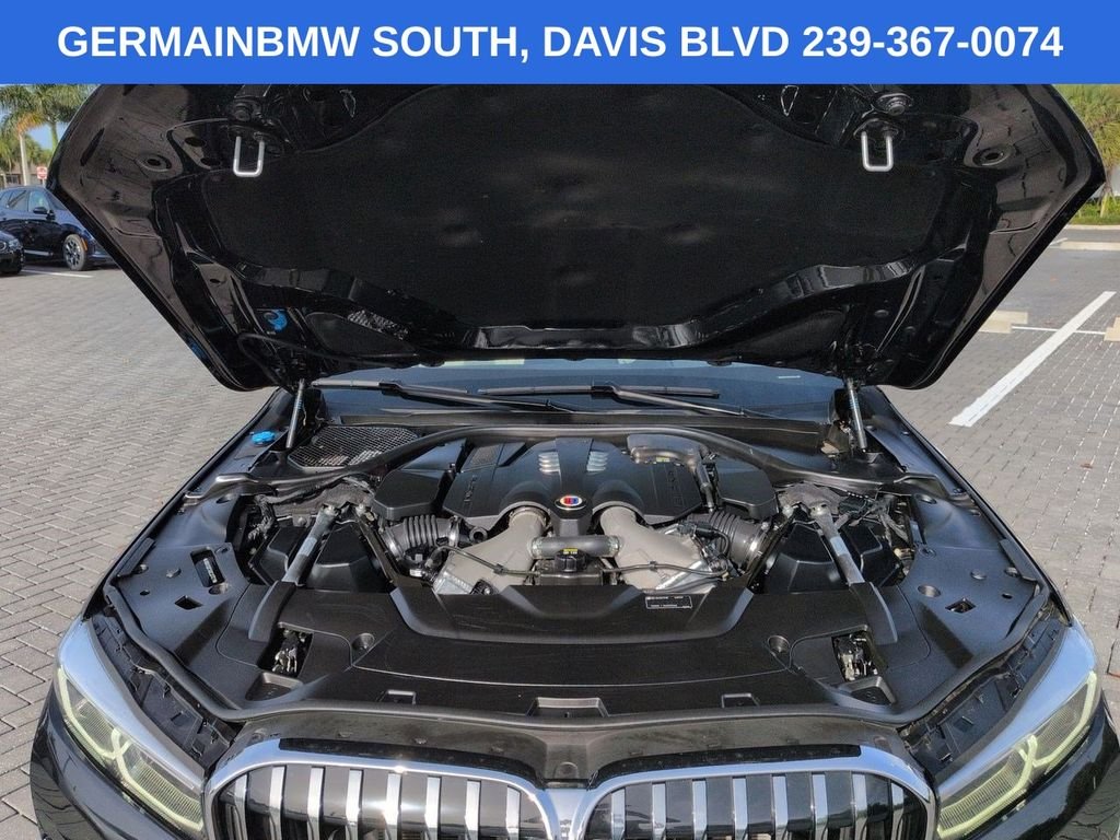 Certified Used 2022 Black Sapphire Metallic BMW ALPINA B7 xDrive image 14