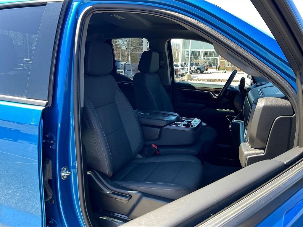 Used 2022 Blue GMC Elevation image 11