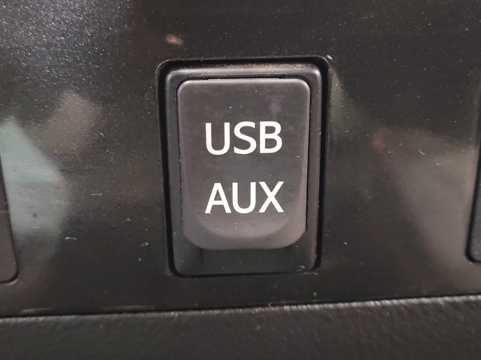 Used 2013 Super White Toyota Grade image 20