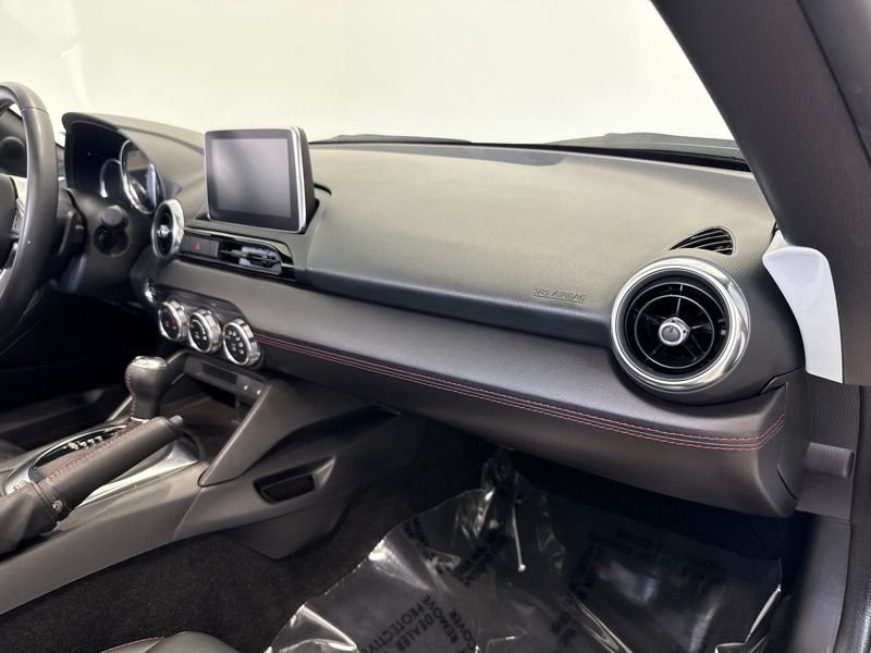 Used 2016 White Mazda Grand Touring image 19