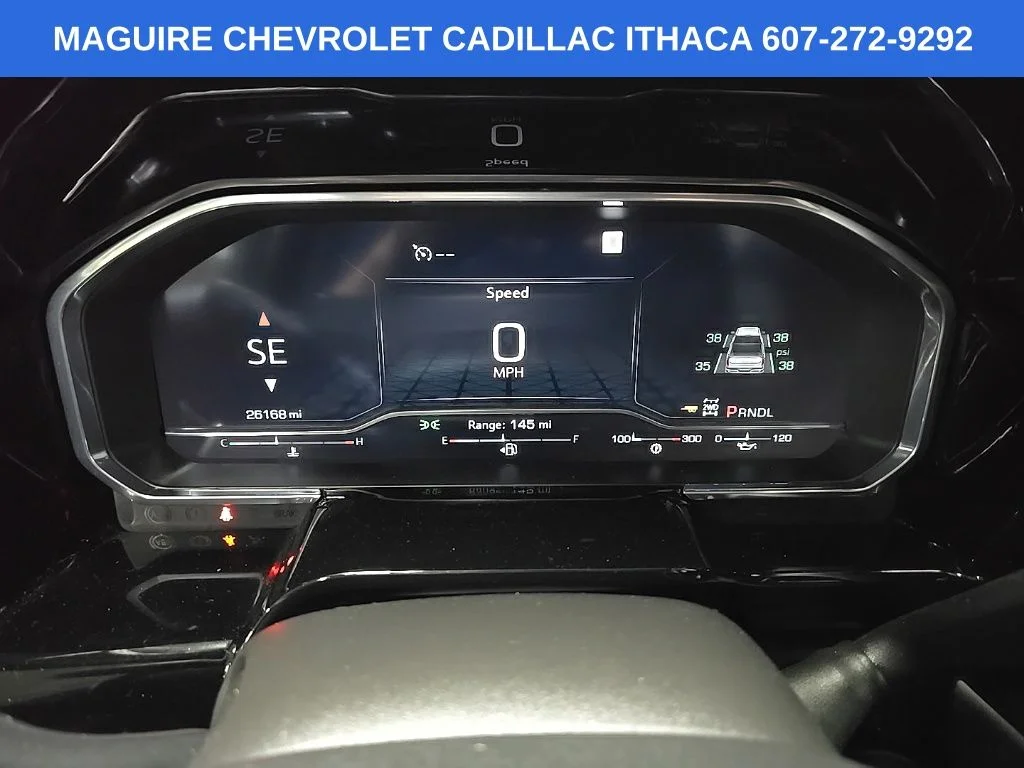 Used 2022 Silver GMC Elevation image 21