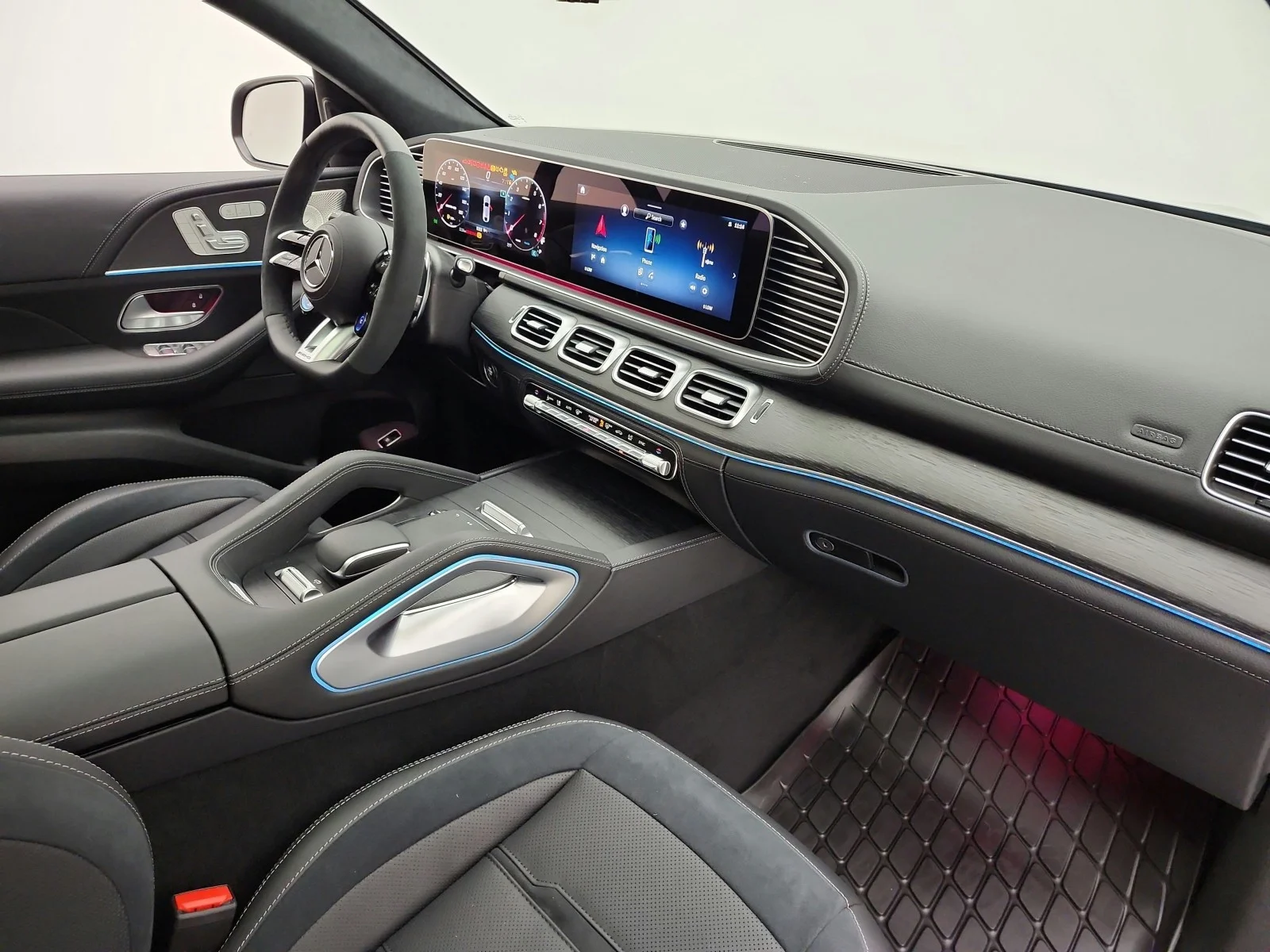 Certified Used 2026 Obsidian Black Metallic Mercedes-Benz AMG® GLE 53 4MATIC+ Coupe image 15