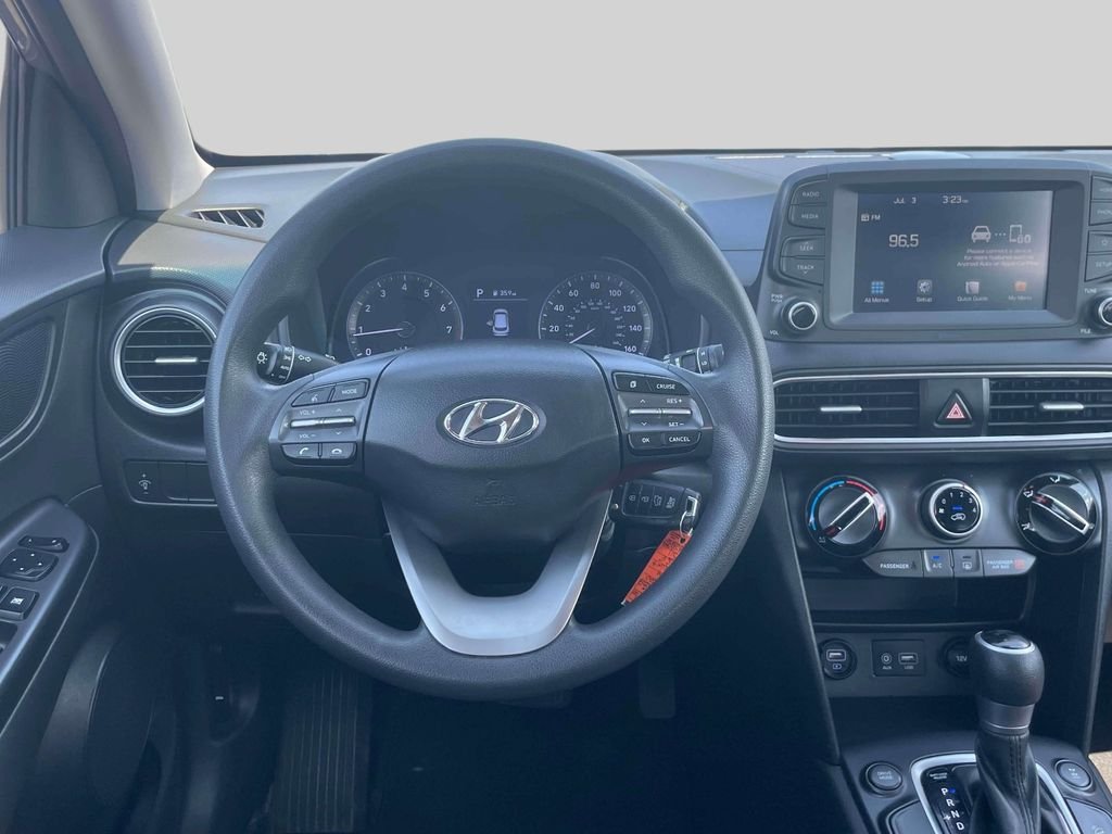 Used 2020 Silver Hyundai SE image 14