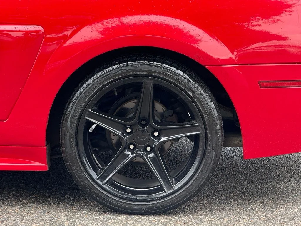Used 2004 Red Ford GT image 7