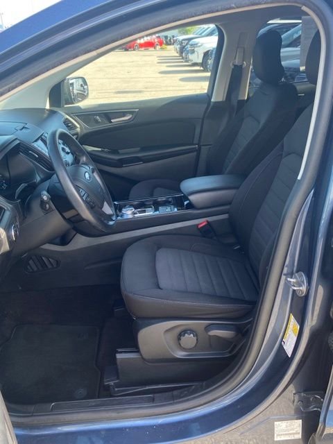 Used 2019 Blue Metallic Ford SE image 5