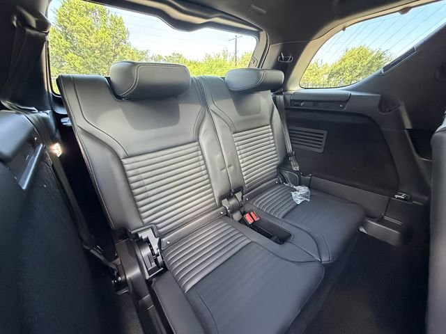 New 2026 Sedona Red Land Rover Gemini Edition image 17