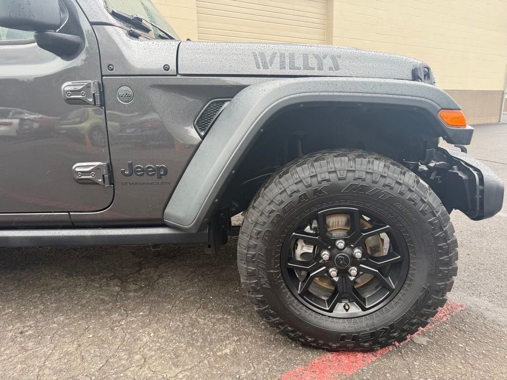 Used 2025 Granite Crystal Metallic Clearcoat Jeep Willys image 2