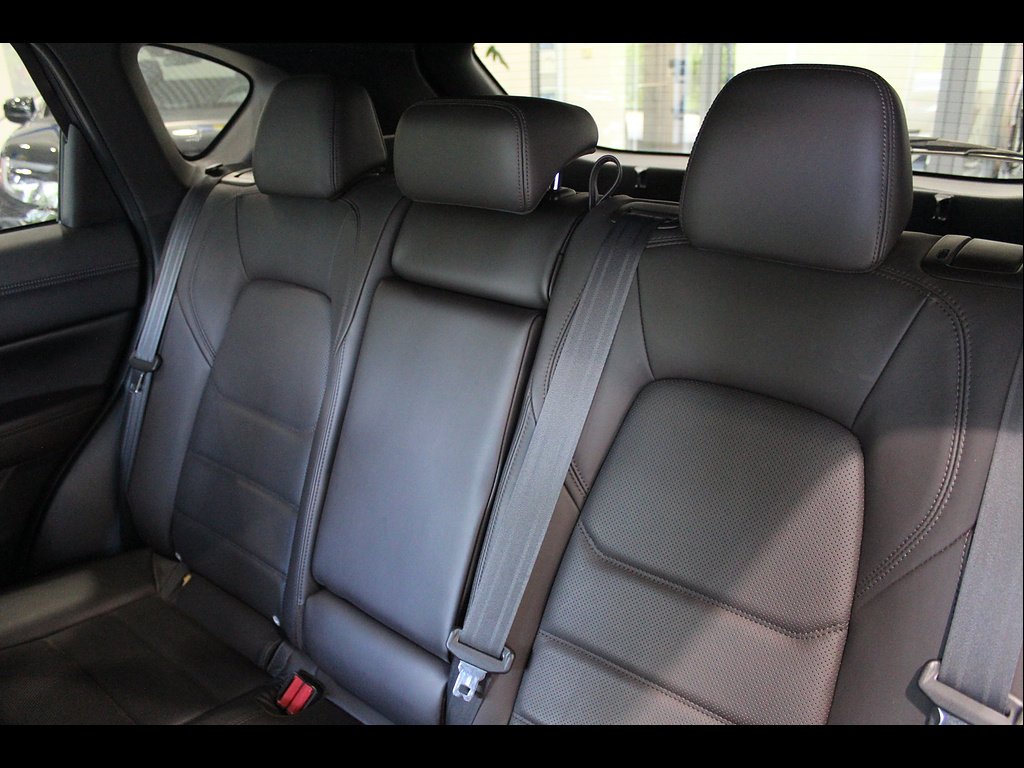 Used 2019 Deep Crystal Blue Mica Mazda Signature image 17