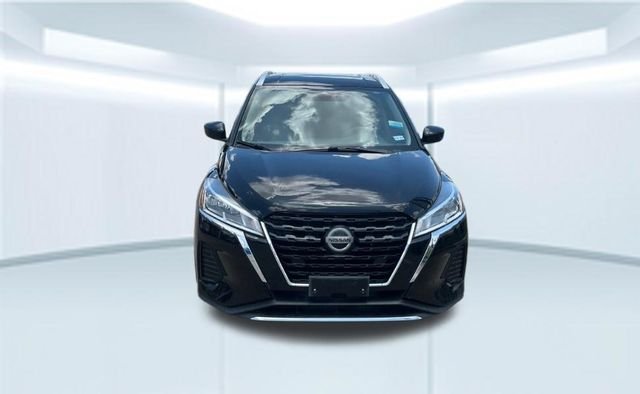 Used 2021 Black Nissan SV image 10