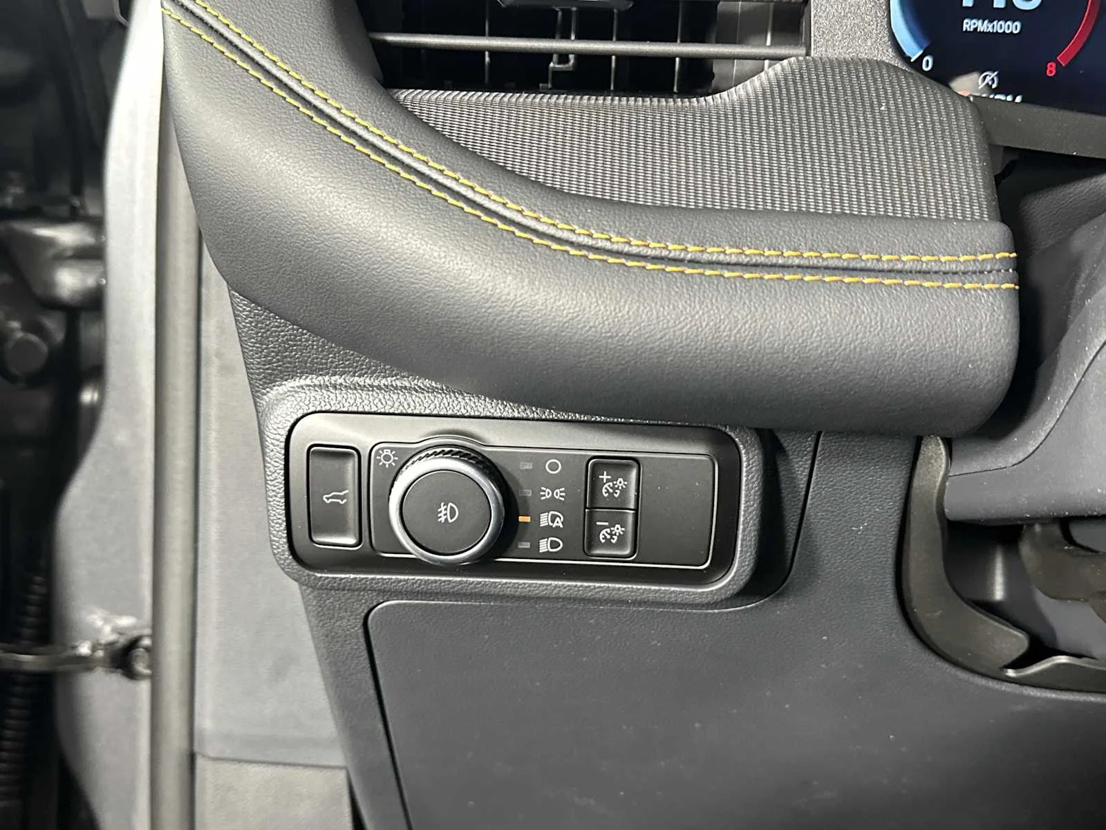 New 2026 Carbonized Gray Metallic Ford Tremor image 26