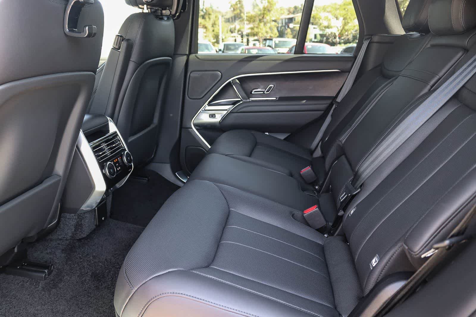 New 2026 Santorini Black Land Rover SE image 16