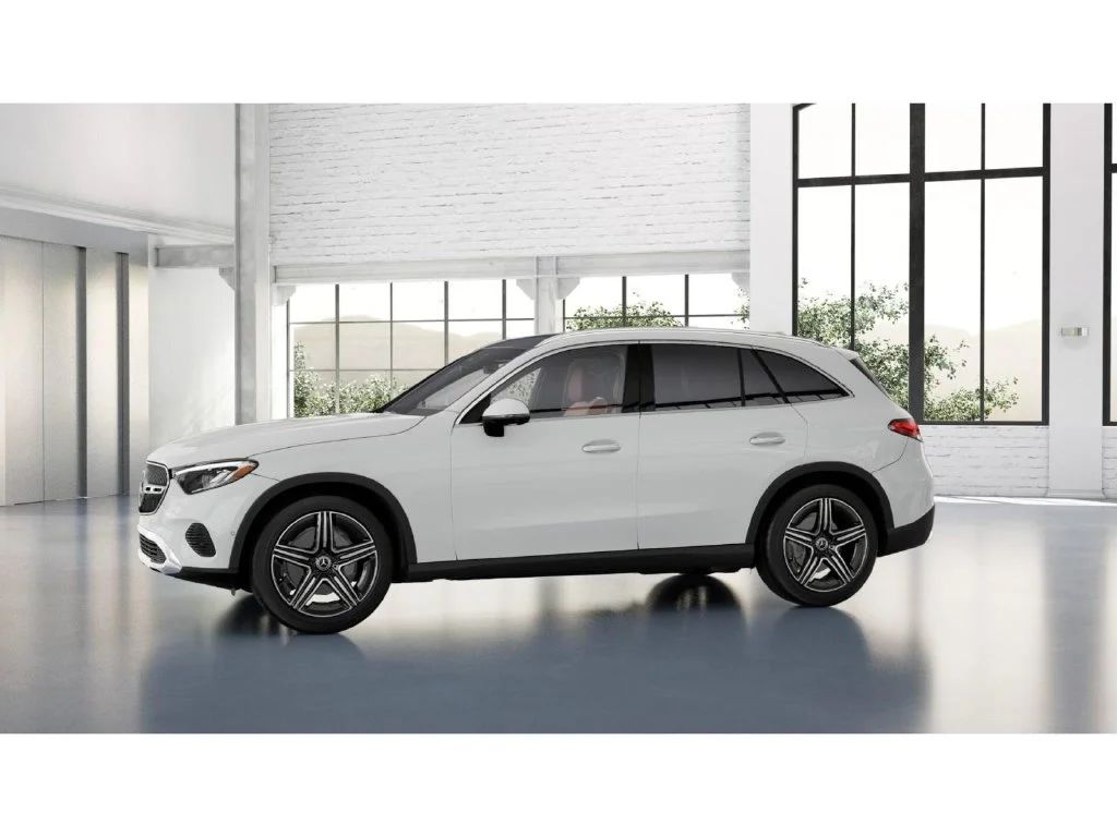 New 2027 White Mercedes-Benz GLC 300 image 36