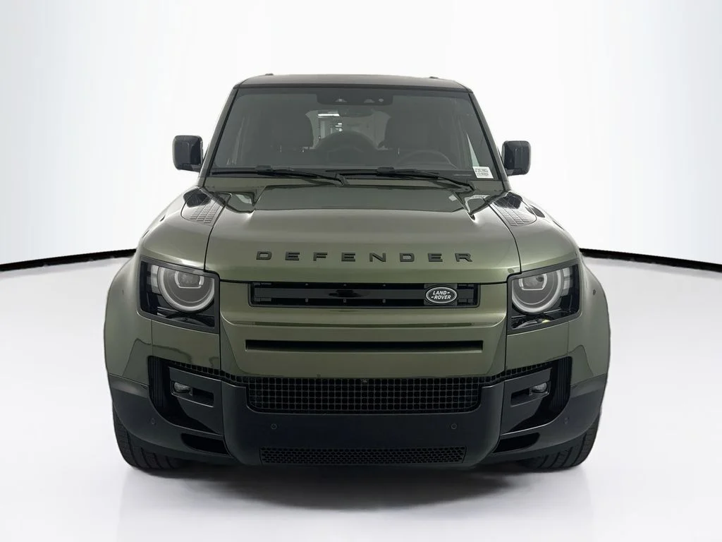New 2026 Woolstone Green Land Rover X-Dynamic SE image 2