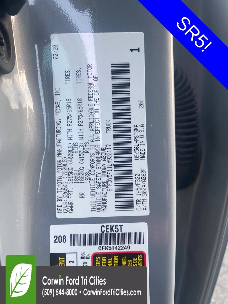 Used 2020 Cement Toyota SR5 image 11