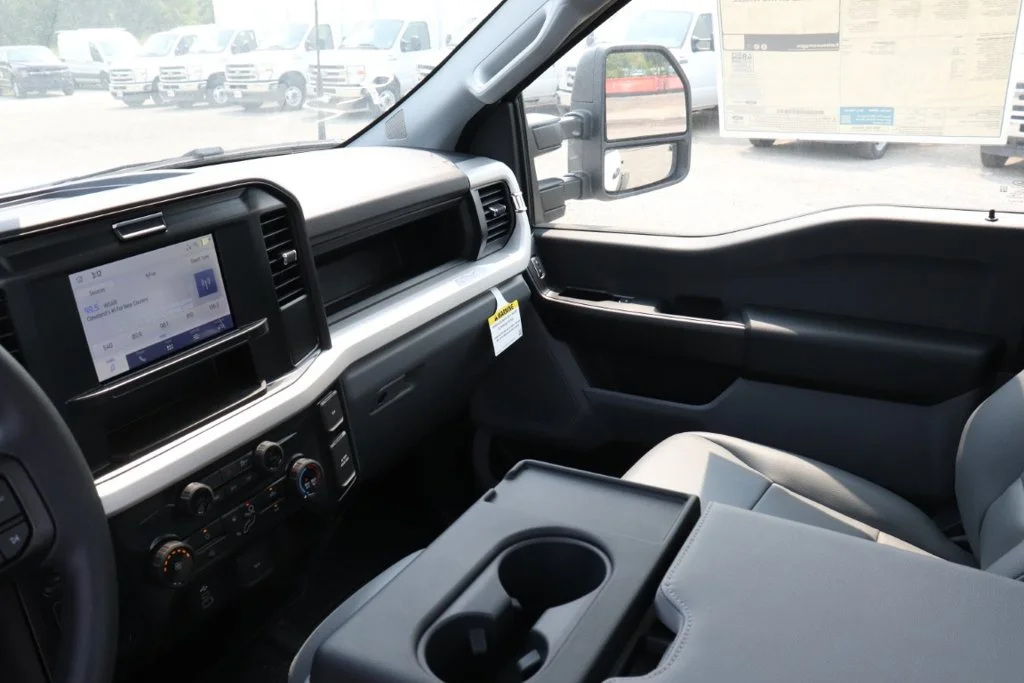 New 2026 Oxford White Ford F-550® XL image 15
