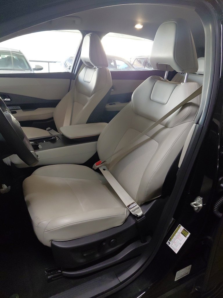 Used 2024 Black Nissan ENGAGE image 5