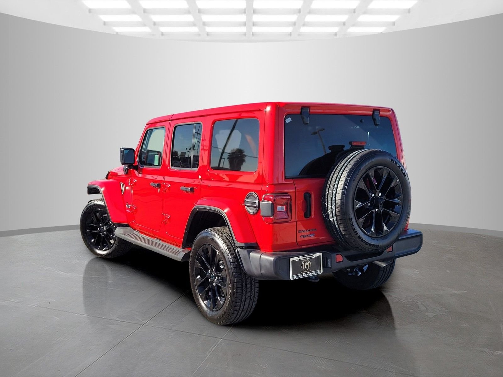 2025 Jeep Wrangler Sahara 4xe photo 5
