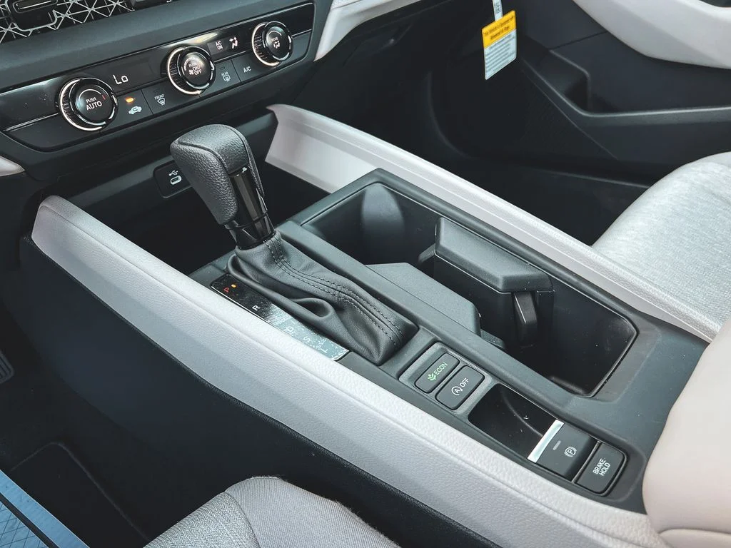 New 2026 Platinum White Pearl Honda LX image 15