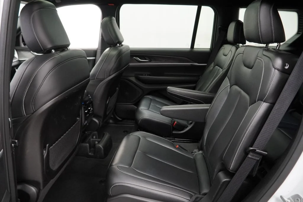 Used 2025 White Jeep Limited image 18
