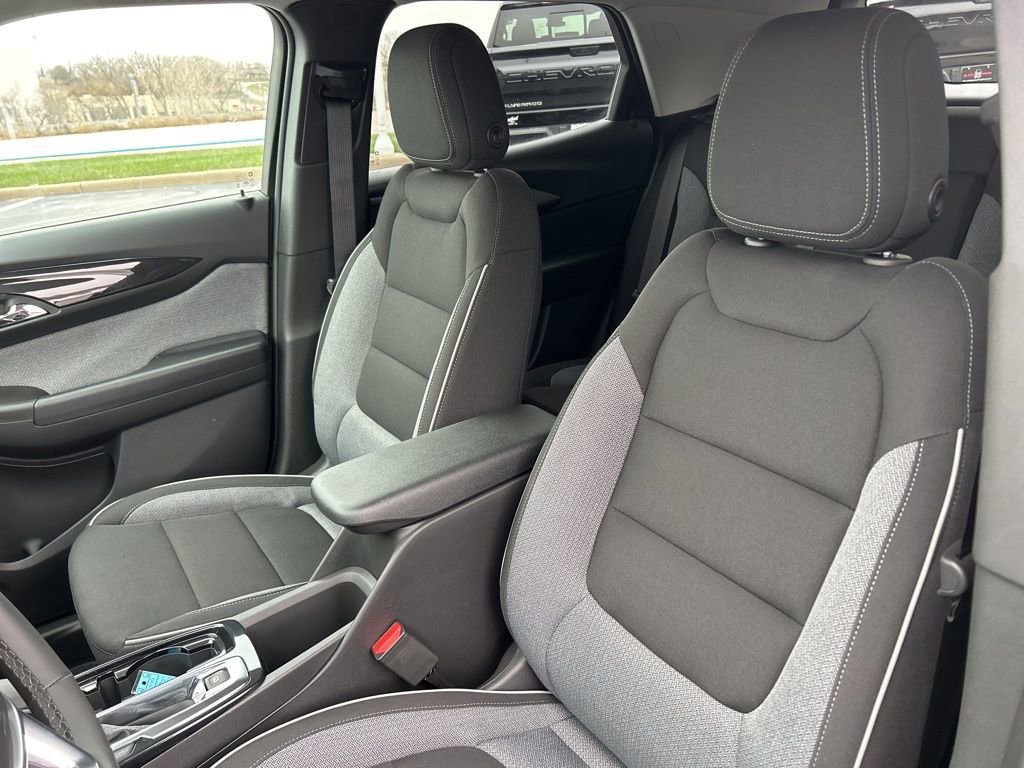 New 2026 Mosaic Black Metallic Chevrolet LT image 20