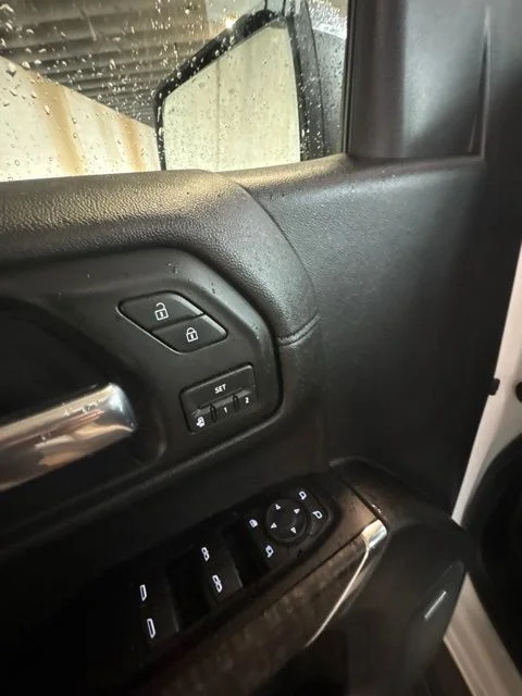 Used 2019 White GMC Denali image 9