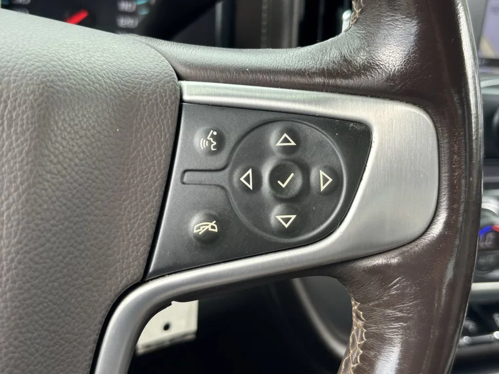 Used 2017 WHITE FROST TRICOAT GMC SLT image 33