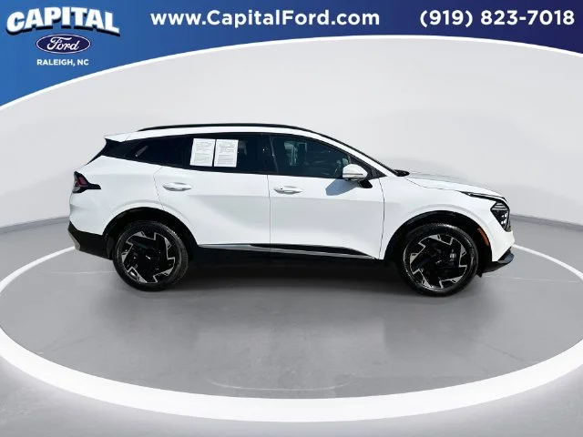 Used 2023 White Kia SX-Prestige image 9