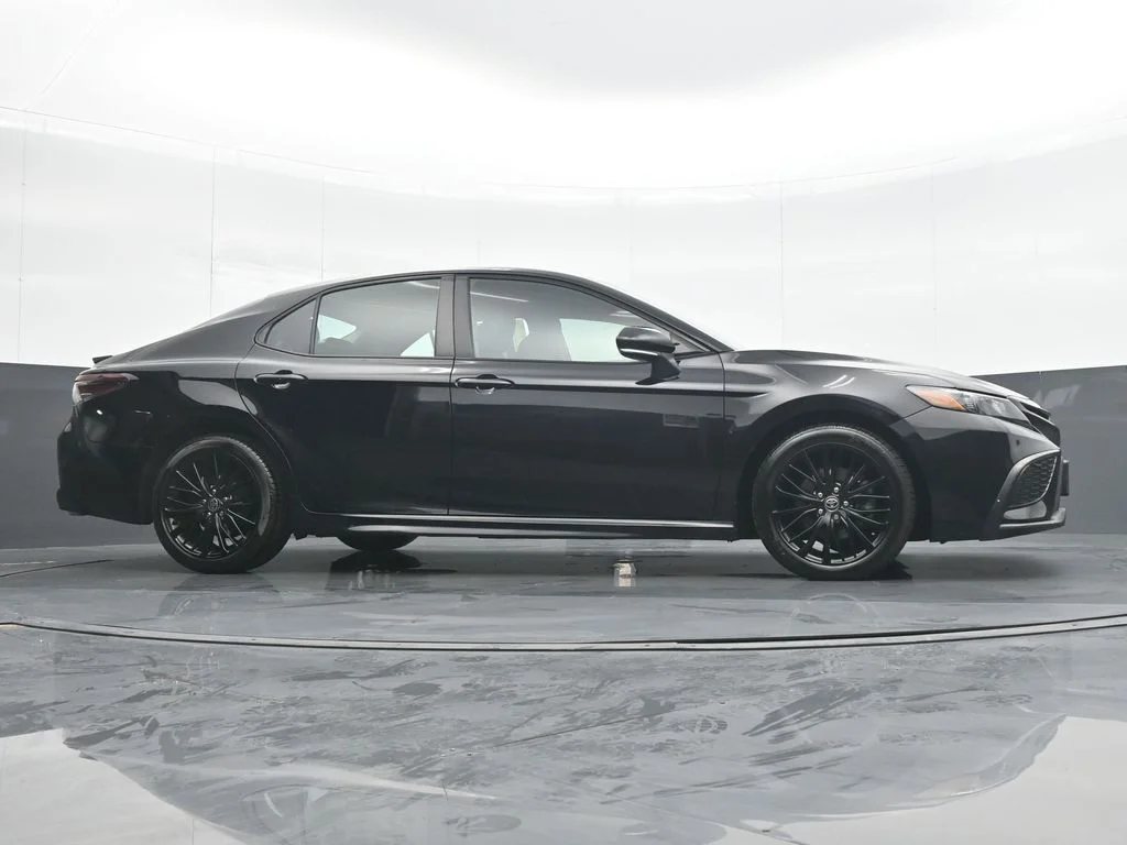 Used 2022 Black Toyota SE Nightshade image 31
