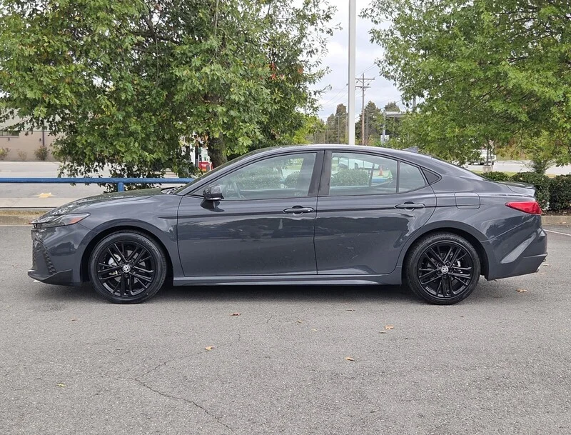 Used 2025 Underground TOYOTA SE image 2