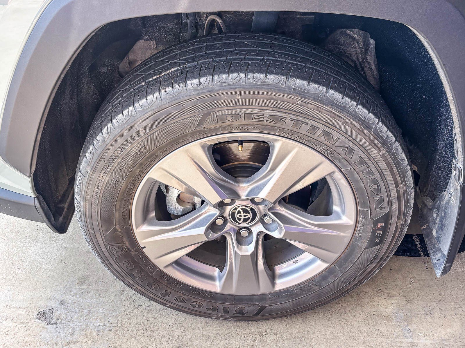 Used 2022 Lunar Rock Toyota Hybrid XLE image 10