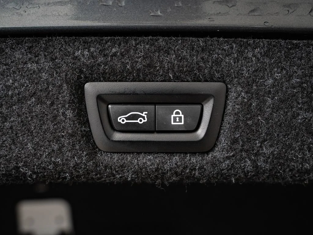 Used 2022 Bluestone Metallic BMW 530i xDrive image 22