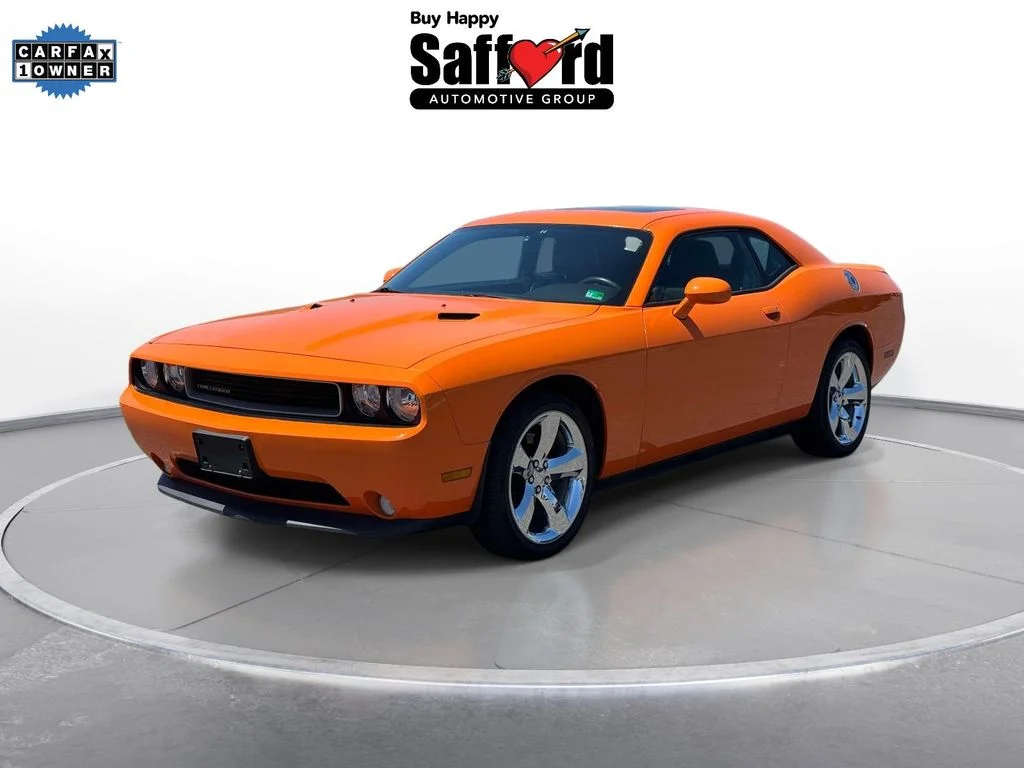 2014 Dodge Challenger SXT Plus's photo